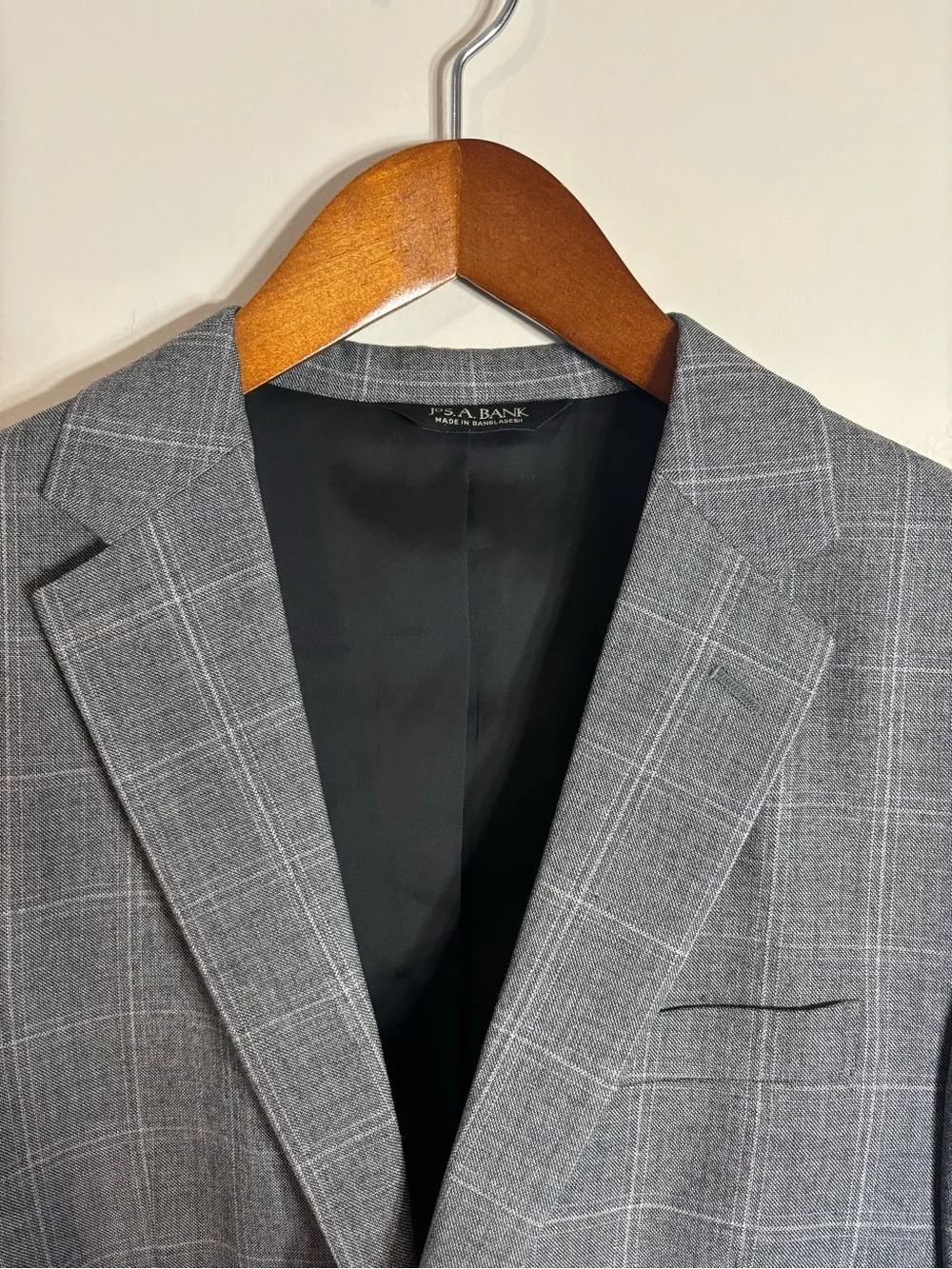 Jos A Bank Traveler Collection Grey Checkered Blazer 40L Wool